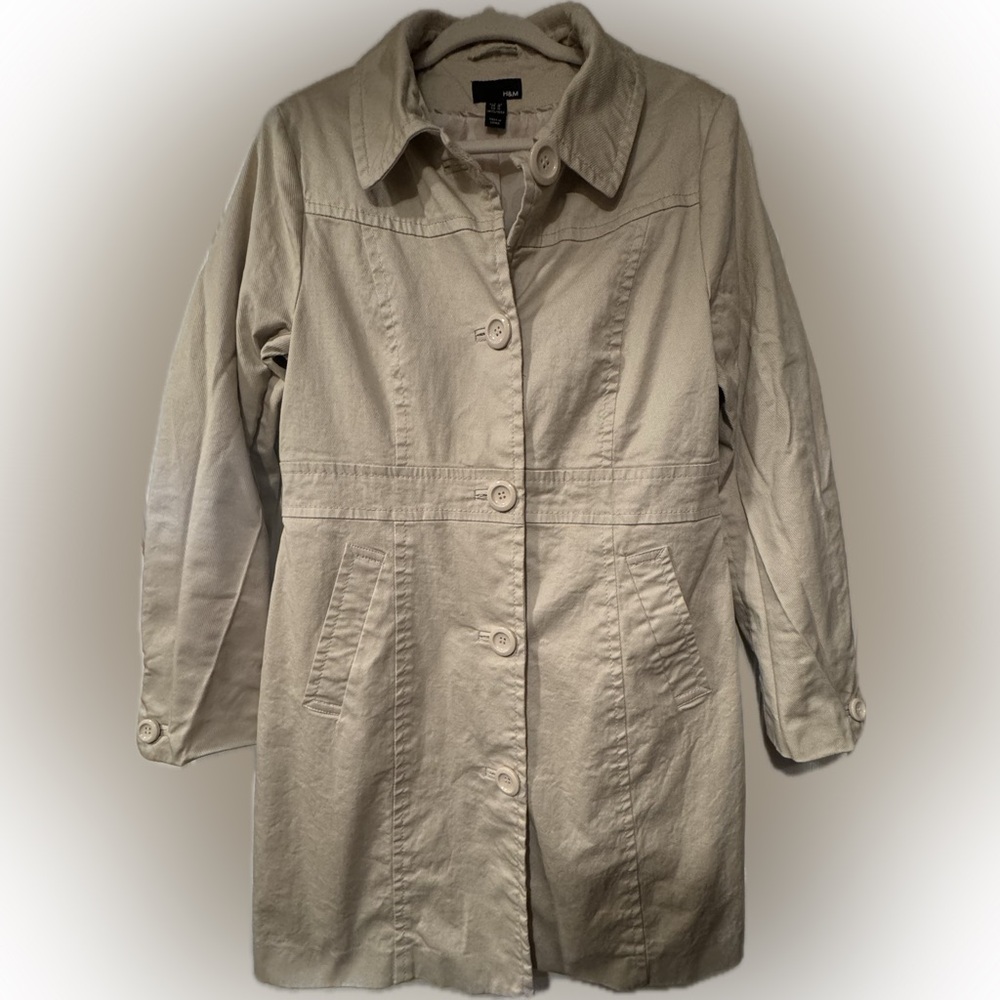 H&M Size 16 Beige Longer Length Cotton Jacket w!button accents, polka dot lining